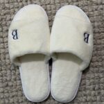 Pantufa - Branca com Azul Marinho